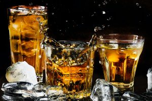 Czym objawia się alkoholizm?